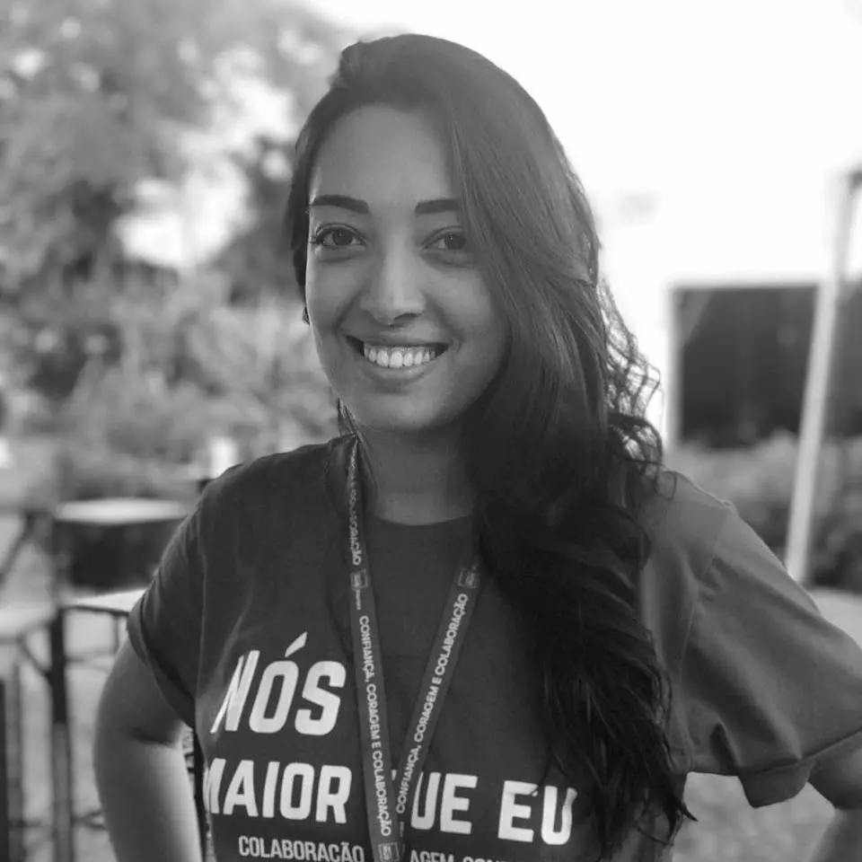 Headshot of Ana Carolina Andrade